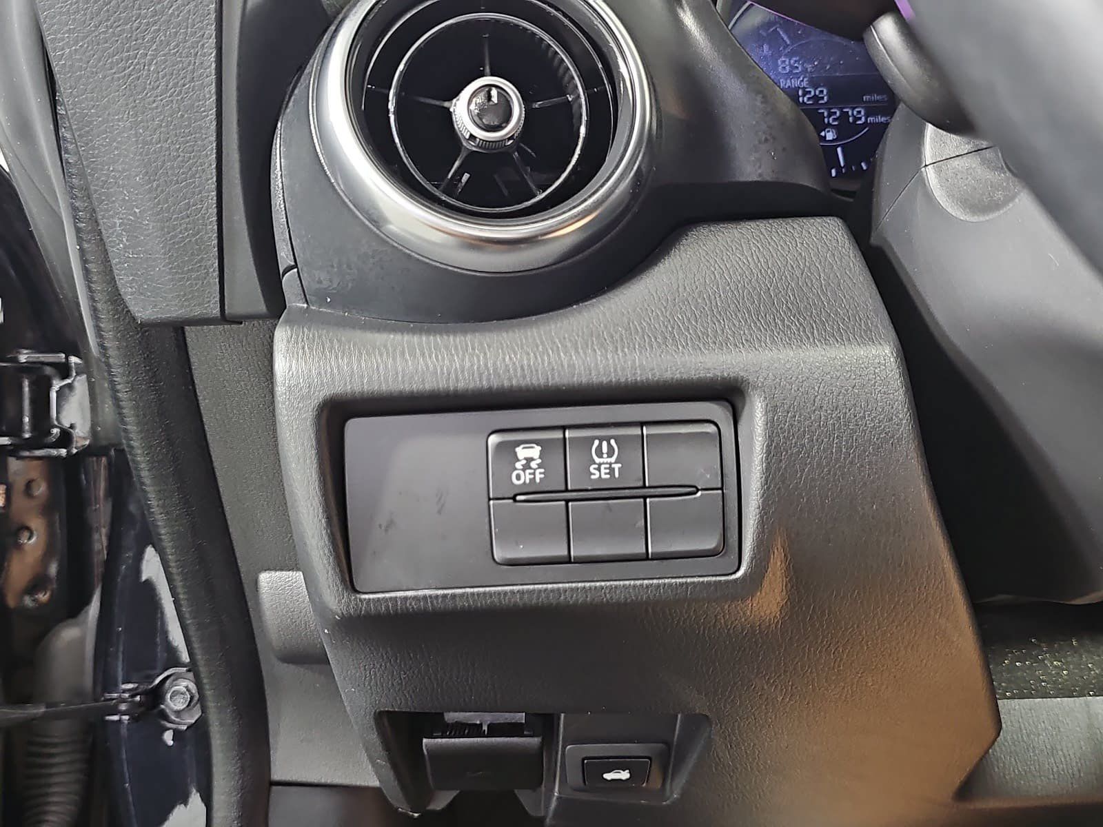 Used 2018 FIAT 124 Spider Classica w/ Technology & Siriusxm Group RWD image 21