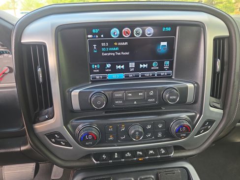 Used 2018 GMC Sierra 1500 SLT w/ SLT Premium Package AWD/4WD image 23