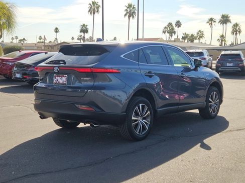 Used 2021 Toyota Venza LE image 5