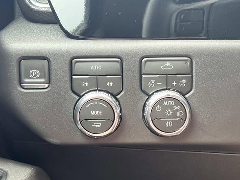 New 2026 GMC Sierra 1500 Elevation image 27