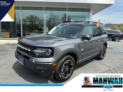 Certified 2025 Ford Bronco Sport Outer Banks w/ Outer Banks Tech Package+ AWD/4WD image 1