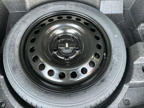 Used 2023 Buick Envision Essence image 40