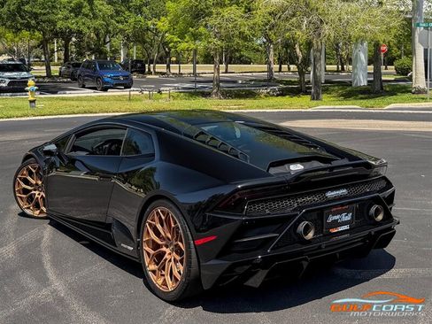 Used 2022 Lamborghini Huracan EVO RWD image 40