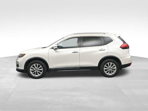 Used 2017 Nissan Rogue SV FWD image 2
