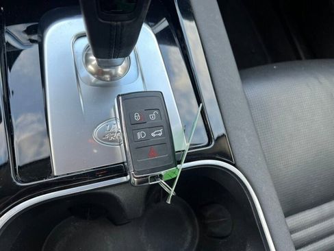 Used 2023 Land Rover Discovery Sport S image 46