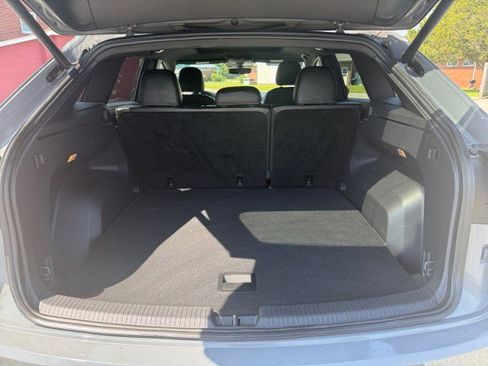 Used 2022 Volkswagen Atlas Cross Sport SE w/ Panoramic Sunroof Package FWD image 16