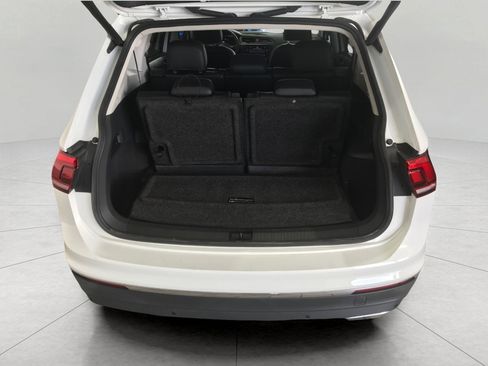 Used 2019 Volkswagen Tiguan SEL w/ 3rd Row Seat Package AWD/4WD image 13