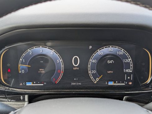 Used 2022 Jeep Wagoneer Series II w/ Premium Group I AWD/4WD image 13