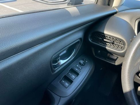 Certified 2023 Honda HR-V LX image 23