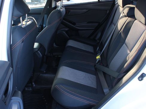 Used 2019 Subaru Crosstrek 2.0i Premium w/ Eyesight System image 16