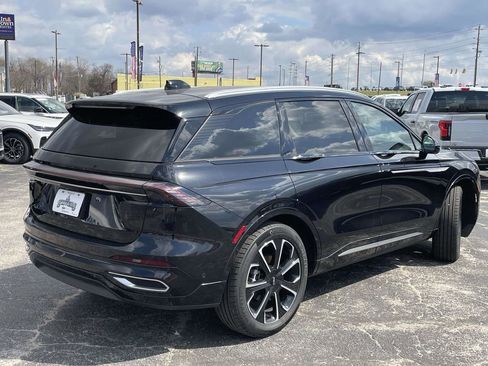 Used 2024 Lincoln Nautilus Reserve w/ Equipment Group 202A image 3