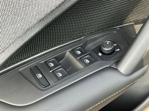 New 2026 Volkswagen Tiguan S image 17