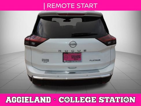Used 2024 Nissan Rogue Platinum image 5