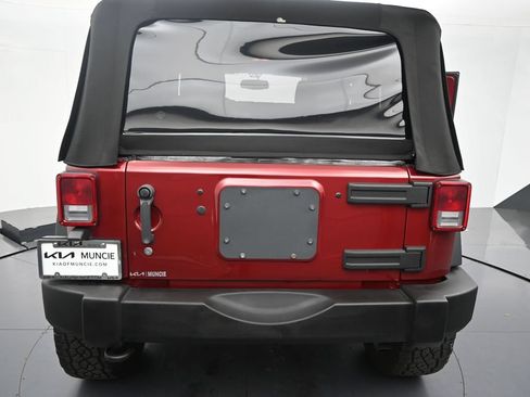 Used 2013 Jeep Wrangler Sport AWD/4WD image 9