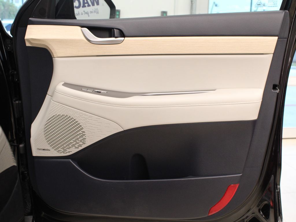 Used 2024 Hyundai Palisade Limited FWD image 17