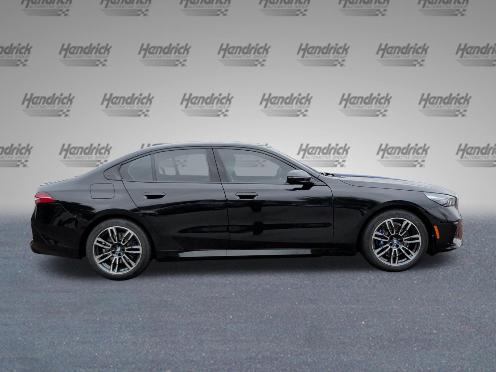 Certified 2026 BMW 530i xDrive w/ M Sport Package AWD/4WD image 6