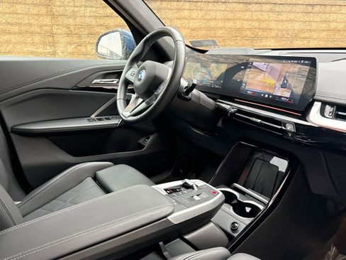 Certified 2025 BMW X1 xDrive28i image 8