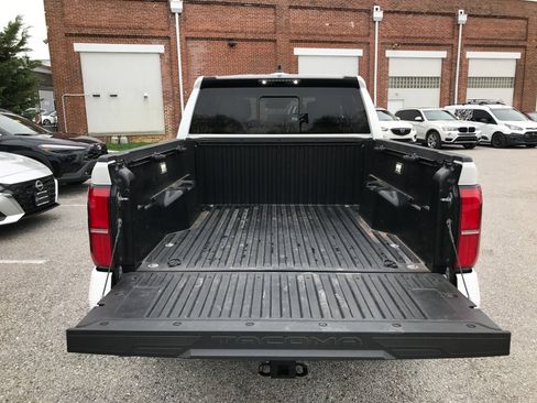 Certified 2024 Toyota Tacoma SR5 AWD/4WD image 27