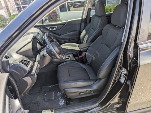 Used 2023 Subaru Forester Premium AWD/4WD image 11