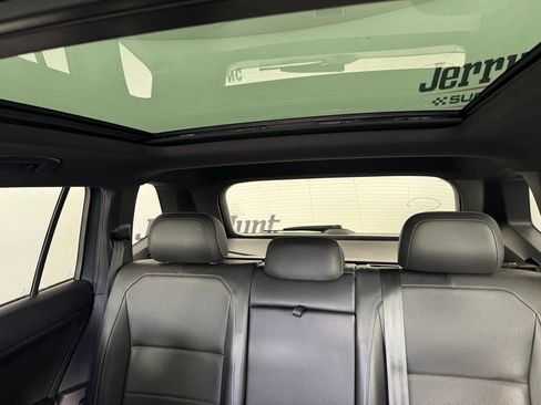 Used 2021 Volkswagen Tiguan SE R-Line image 5