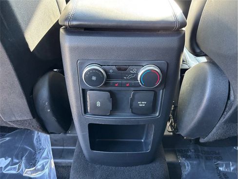 Used 2020 Ford Explorer Platinum w/ Premium Technology Package image 43