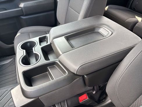 Used 2024 Chevrolet Silverado 2500 Custom image 37