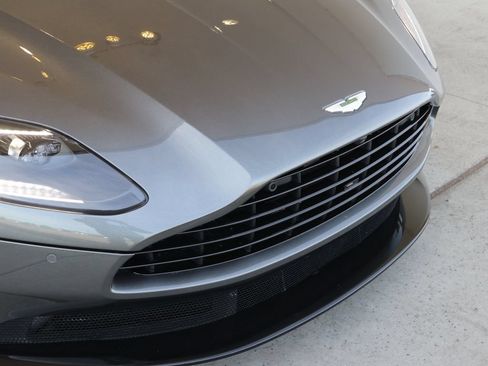Used 2019 Aston Martin DB11 Volante RWD image 43