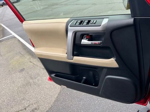 Used 2022 Toyota 4Runner SR5 AWD/4WD image 17