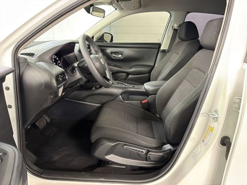 Certified 2024 Honda HR-V LX image 5