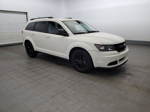 Used 2020 Dodge Journey SE w/ SE Popular Equipment Group FWD image 11