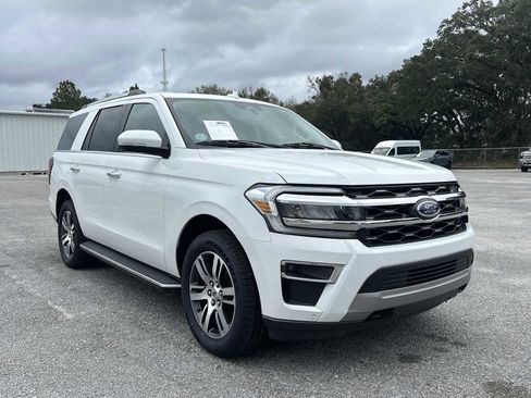 Used 2022 Ford Expedition Limited image 3