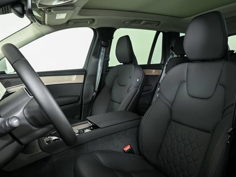 Used 2026 Volvo XC90 B5 Core AWD/4WD image 5