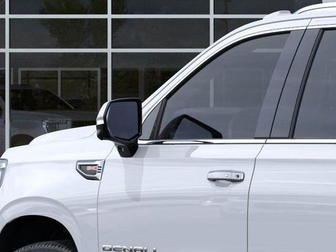 New 2026 GMC Yukon XL Denali image 12