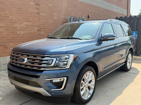 Used 2019 Ford Expedition Limited w/ Equipment Group 302A AWD/4WD image 3