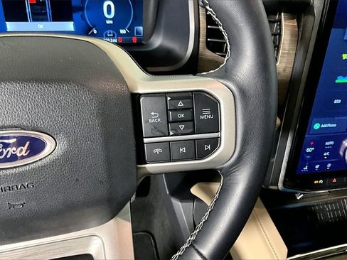 Used 2024 Ford Expedition Limited image 15