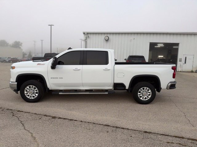 Used 2025 Chevrolet Silverado 2500 LT AWD/4WD image 2