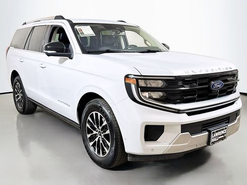 Used 2025 Ford Expedition Platinum AWD/4WD image 3