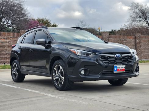 Used 2024 Subaru Crosstrek 2.0i Premium image 4