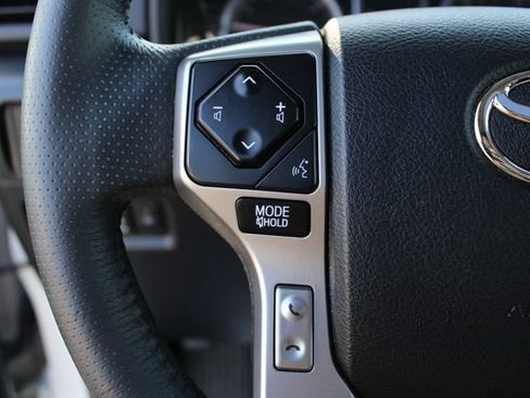 Used 2022 Toyota 4Runner Limited AWD/4WD image 10