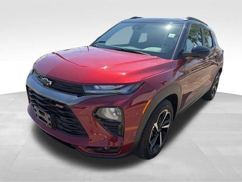 Used 2022 Chevrolet TrailBlazer RS w/ Sun and Liftgate Package image 4