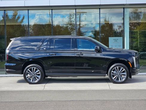 New 2026 Cadillac Escalade ESV Sport AWD/4WD image 6