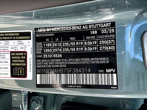 Used 2025 Mercedes-Benz GLC 300 4MATIC image 35