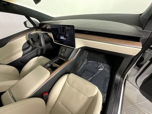 Used 2022 Tesla Model X Base image 18