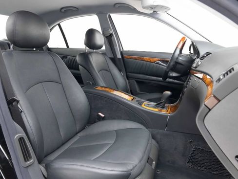Used 2005 Mercedes-Benz E 500 Sedan image 4