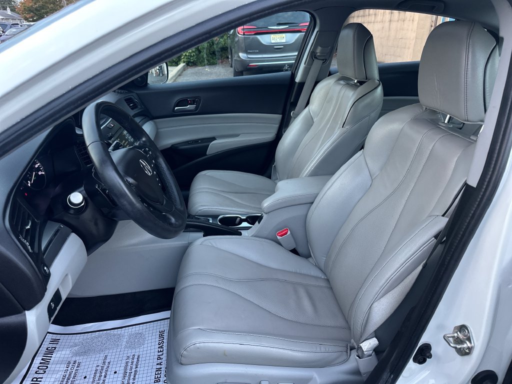 Used 2019 Acura ILX w/ Premium Package FWD image 14
