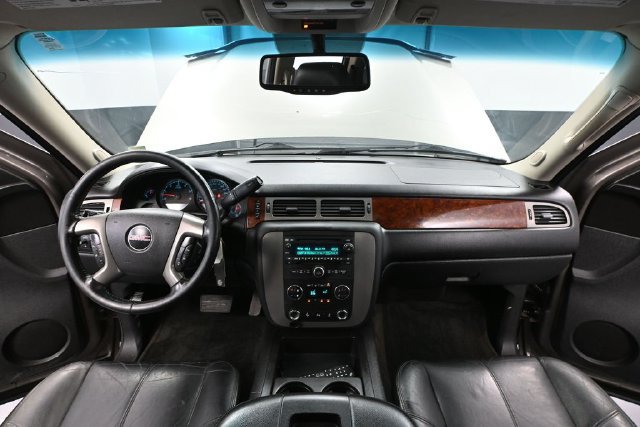 Used 2012 GMC Yukon XL SLT w/ SLT-2 Equipment Package AWD/4WD image 19