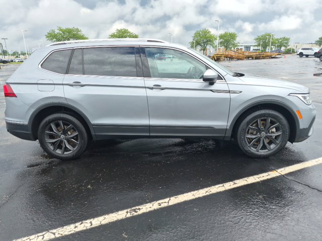 Used 2024 Volkswagen Tiguan SE AWD/4WD image 4