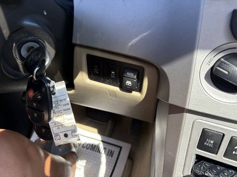 Used 2008 Toyota Sequoia Limited AWD/4WD image 31