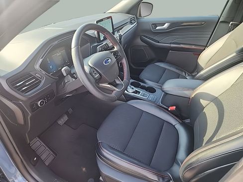 Used 2025 Ford Escape ST-Line Select image 14