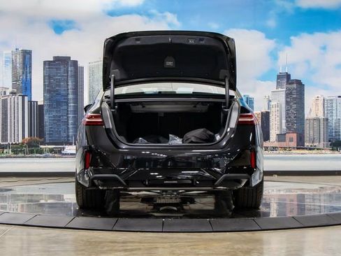 Used 2026 BMW 550e xDrive w/ Premium Package image 12